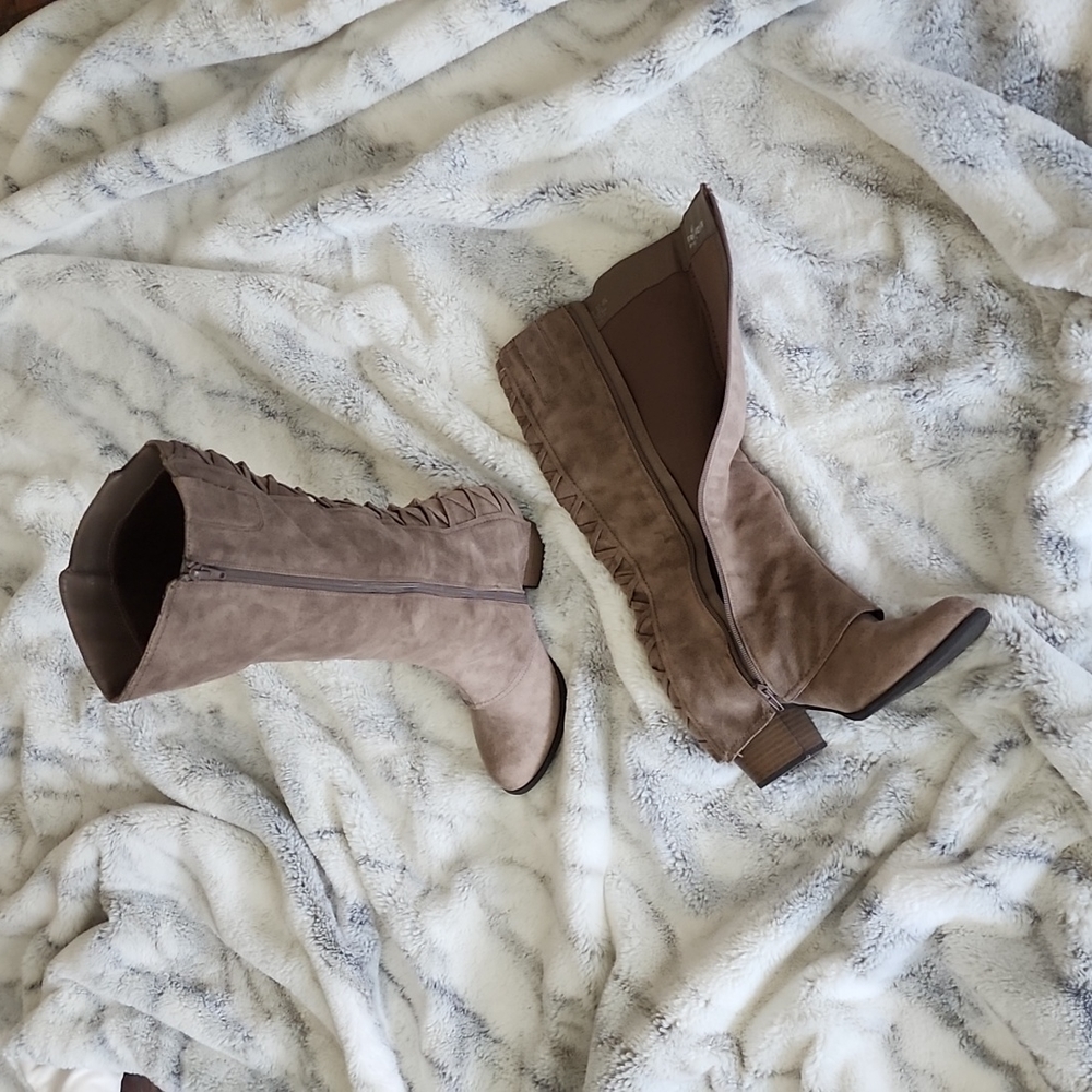 Fergalicious Riding Suede Boots Size 8.5M